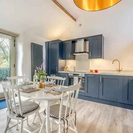 1 Bed In Oc-93101 Ferienhaus Chop Gate