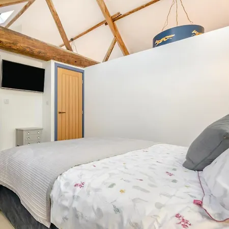 1 Bed In Oc-93101 Ferienhaus *