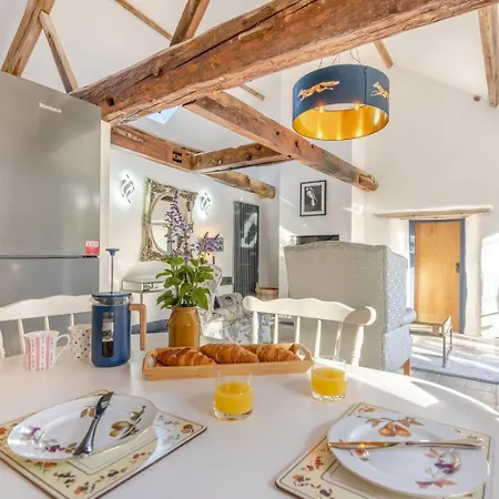 1 Bed In Oc-93101 Feriehus